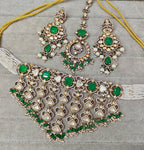 Noom choker set