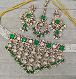 Noom choker set